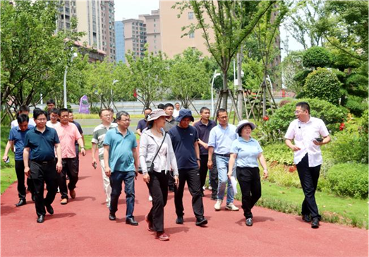 國(guó)家海綿城市建設(shè)現(xiàn)場(chǎng)復(fù)核專家組到岳陽污水治理項(xiàng)目調(diào)研
