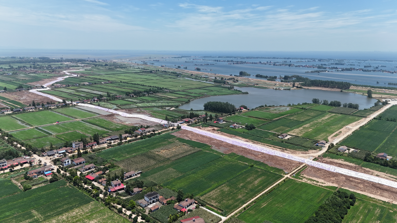 2024年7月，公司搶建團(tuán)洲垸險(xiǎn)情第三道防線