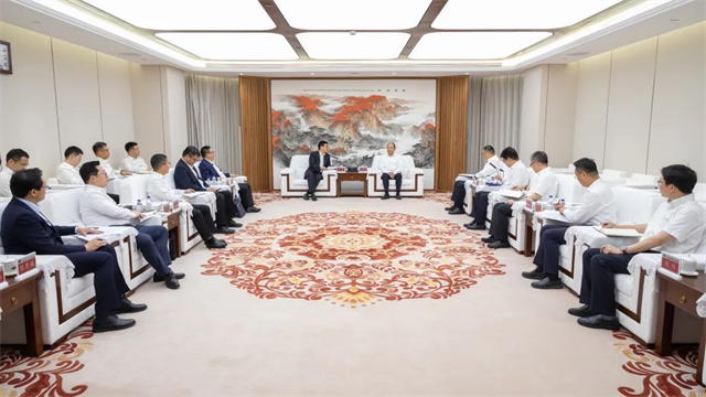 莫鼎革會(huì)見上海電氣集團(tuán)黨委書記、董事長吳磊